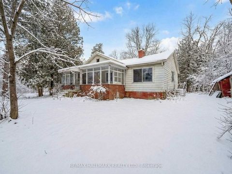 Photo 2 at 108 Yongehurst Road, North Richvale, Richmond Hill