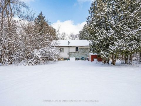 Photo 4 at 108 Yongehurst Road, North Richvale, Richmond Hill