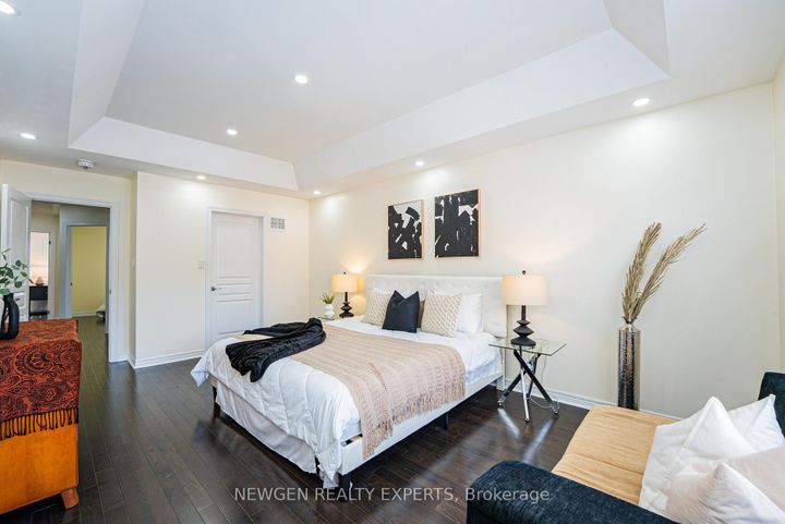 Photo 18 at 38 Bonnie Braes Drive, Credit Valley, Brampton