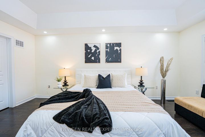 Photo 19 at 38 Bonnie Braes Drive, Credit Valley, Brampton