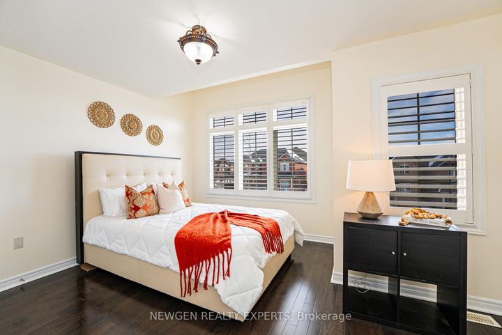 Photo 22 at 38 Bonnie Braes Drive, Credit Valley, Brampton