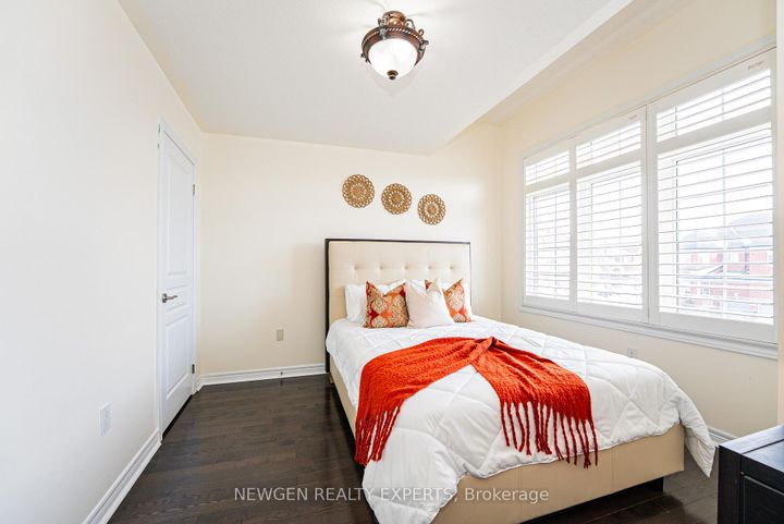 Photo 23 at 38 Bonnie Braes Drive, Credit Valley, Brampton