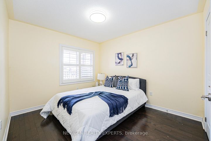 Photo 25 at 38 Bonnie Braes Drive, Credit Valley, Brampton