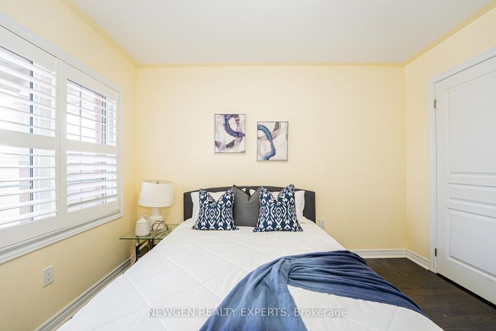Photo 26 at 38 Bonnie Braes Drive, Credit Valley, Brampton