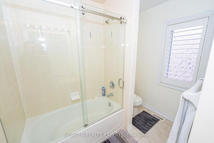 Photo 29 at 38 Bonnie Braes Drive, Credit Valley, Brampton