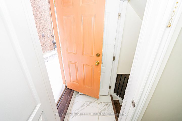 Photo 30 at 38 Bonnie Braes Drive, Credit Valley, Brampton