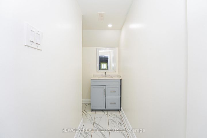 Photo 41 at 38 Bonnie Braes Drive, Credit Valley, Brampton