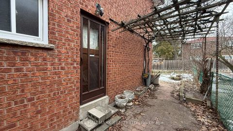 Photo 2 at 285 Huntsmill Boulevard, Steeles, Toronto