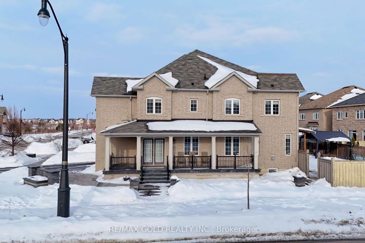 Photo 3 at 27 Brentwick Drive, Credit Valley, Brampton