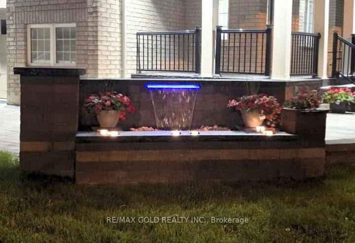 Photo 5 at 27 Brentwick Drive, Credit Valley, Brampton