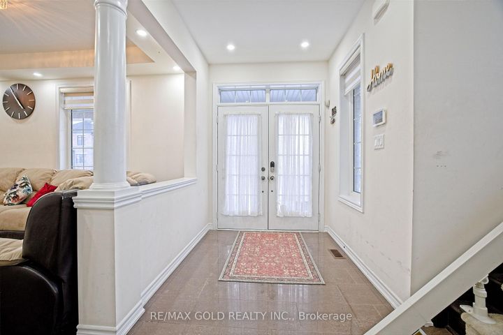 Photo 6 at 27 Brentwick Drive, Credit Valley, Brampton