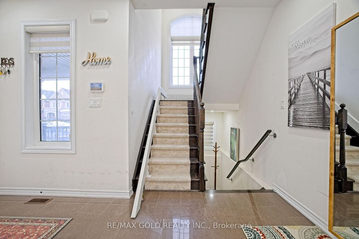 Photo 20 at 27 Brentwick Drive, Credit Valley, Brampton