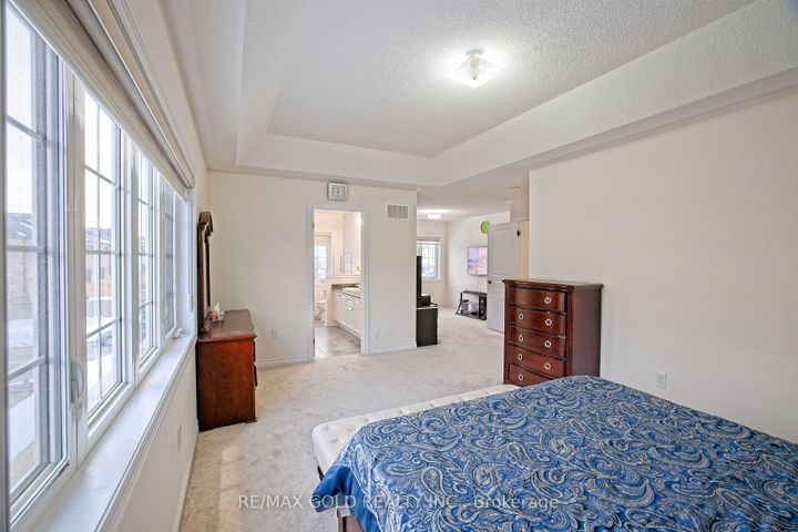 Photo 22 at 27 Brentwick Drive, Credit Valley, Brampton