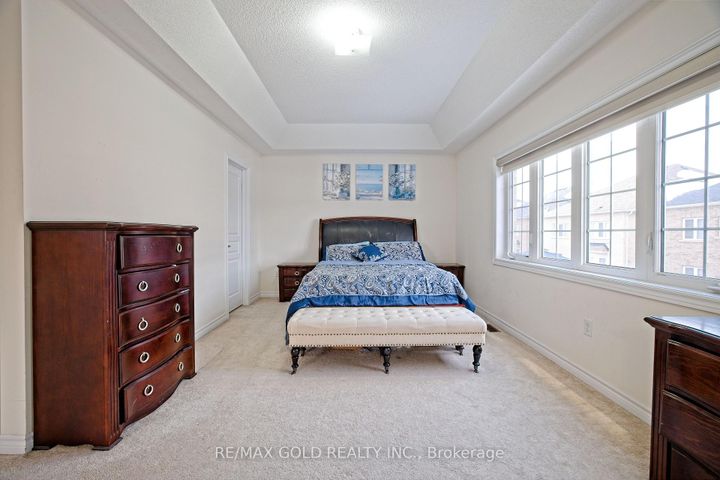 Photo 24 at 27 Brentwick Drive, Credit Valley, Brampton