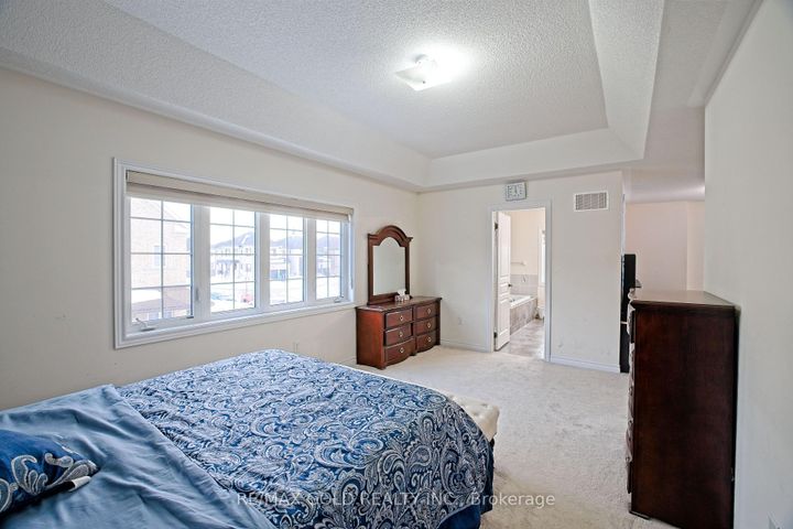 Photo 25 at 27 Brentwick Drive, Credit Valley, Brampton