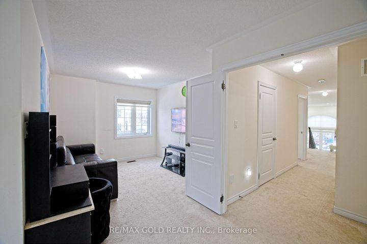 Photo 26 at 27 Brentwick Drive, Credit Valley, Brampton