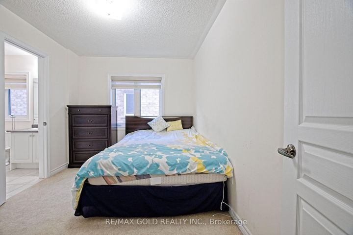 Photo 31 at 27 Brentwick Drive, Credit Valley, Brampton