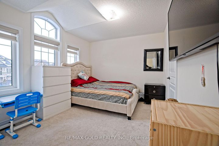 Photo 34 at 27 Brentwick Drive, Credit Valley, Brampton