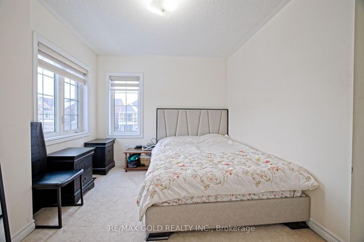 Photo 36 at 27 Brentwick Drive, Credit Valley, Brampton