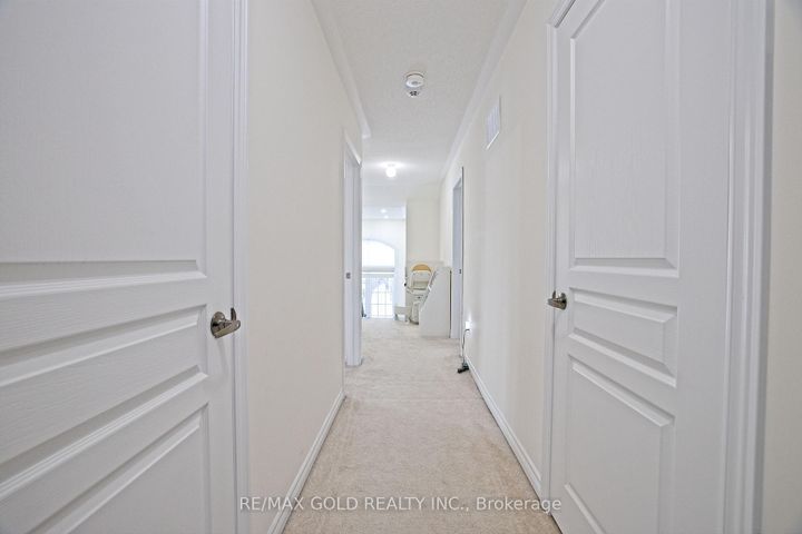 Photo 38 at 27 Brentwick Drive, Credit Valley, Brampton