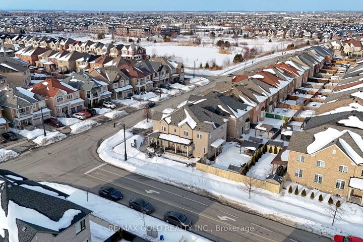 Photo 44 at 27 Brentwick Drive, Credit Valley, Brampton