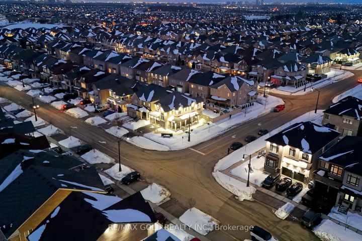 Photo 49 at 27 Brentwick Drive, Credit Valley, Brampton