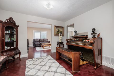 Photo 8 at 1106 Ridge Valley Drive, Pinecrest, Oshawa