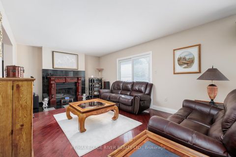 Photo 11 at 1106 Ridge Valley Drive, Pinecrest, Oshawa