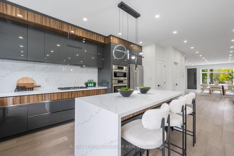 Photo 11 at 17 Trenton Avenue, Lumsden, Toronto