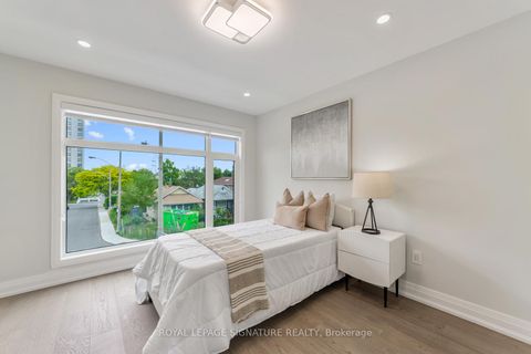 Photo 31 at 17 Trenton Avenue, Lumsden, Toronto