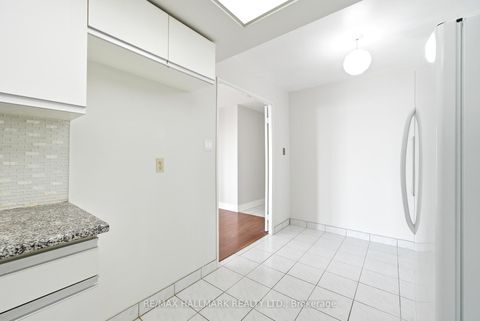 Photo 14 at 2002 - 215 Wynford Drive, Flemingdon Park, Toronto