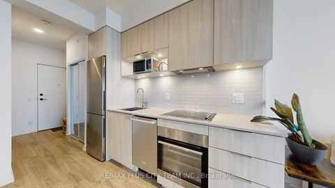 Photo 9 at 2008 - 20 Tubman Avenue, Regent Park, Toronto