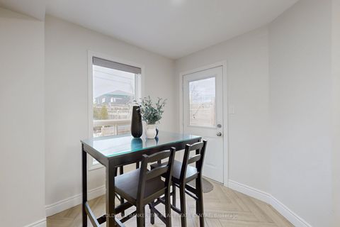 Photo 10 at 217 Stonebriar Drive N, Maple, Vaughan