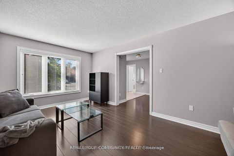 Photo 7 at 684 Exceller Circle, Wyndham, Newmarket