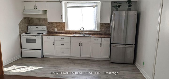 Photo 9 at 40 Dominion Road, Long Branch, Toronto