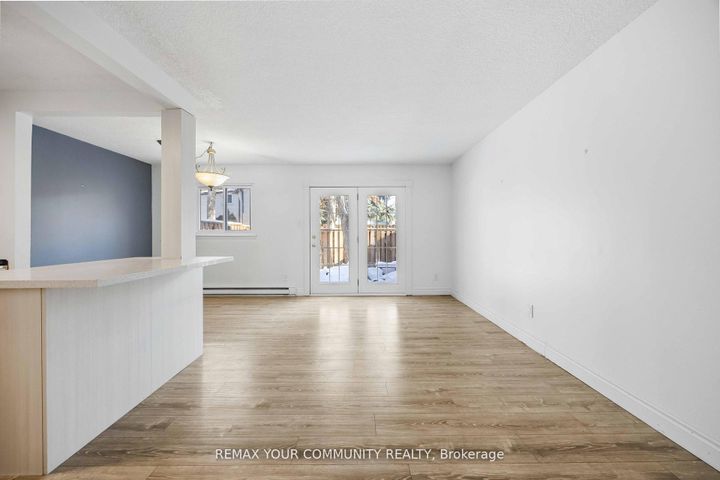 Photo 6 at 22 porterfield Crescent, Willowbrook, Markham