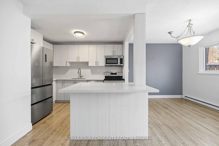 Photo 15 at 22 porterfield Crescent, Willowbrook, Markham