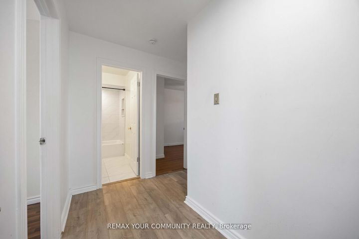 Photo 22 at 22 porterfield Crescent, Willowbrook, Markham