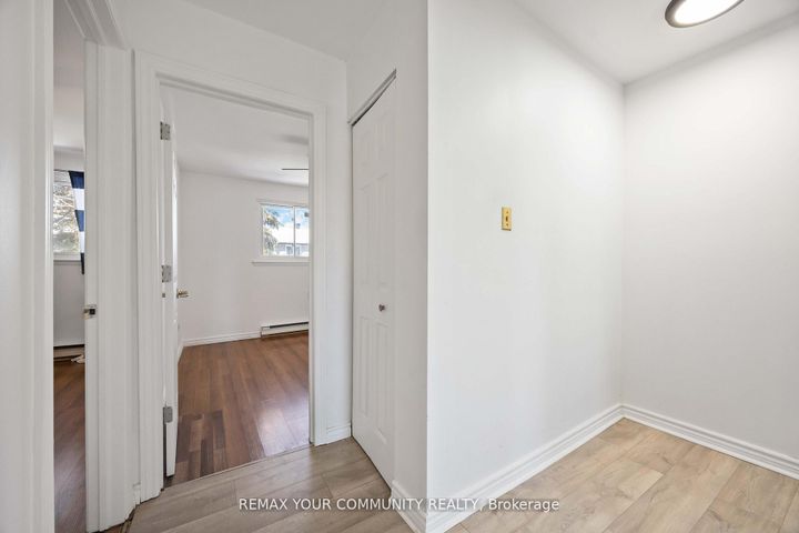 Photo 23 at 22 porterfield Crescent, Willowbrook, Markham