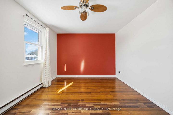 Photo 25 at 22 porterfield Crescent, Willowbrook, Markham