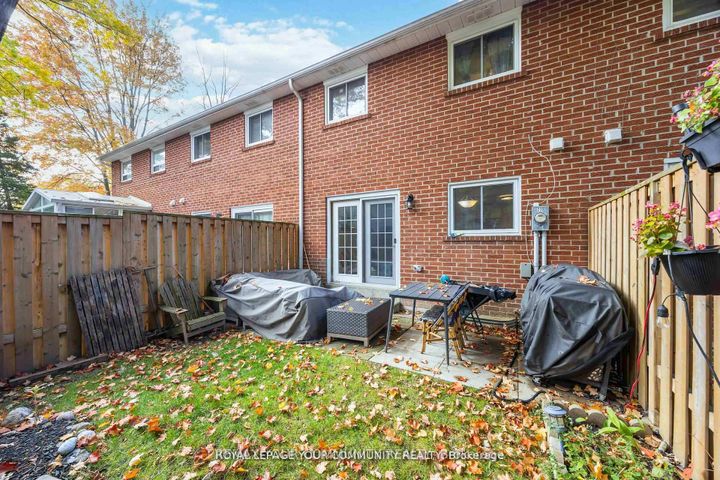 Photo 34 at 22 porterfield Crescent, Willowbrook, Markham