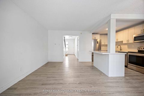 Photo 5 at 22 porterfield Crescent, Willowbrook, Markham