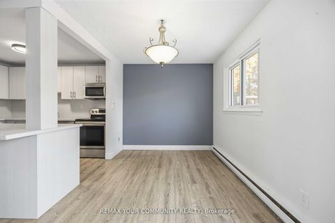 Photo 9 at 22 porterfield Crescent, Willowbrook, Markham