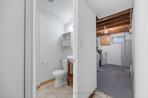 Photo 20 at 22 porterfield Crescent, Willowbrook, Markham