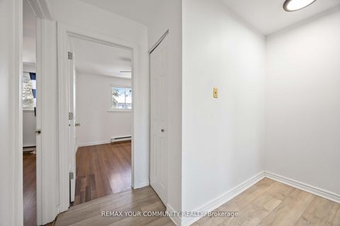 Photo 23 at 22 porterfield Crescent, Willowbrook, Markham