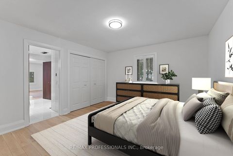 Photo 12 at 6A Edenbrook Hill, Humber Valley, Toronto