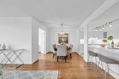 Photo 21 at 408 - 14924 Yonge Street, Aurora Highlands, Aurora