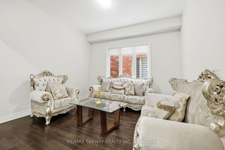 Photo 5 at 22 Tamworth Court, Fletcher's West, Brampton