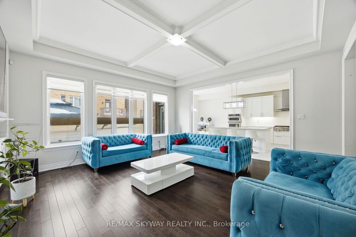 Photo 9 at 22 Tamworth Court, Fletcher's West, Brampton