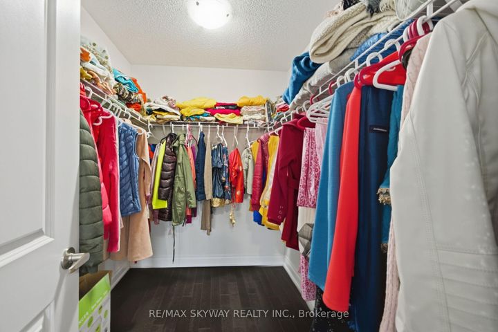 Photo 20 at 22 Tamworth Court, Fletcher's West, Brampton